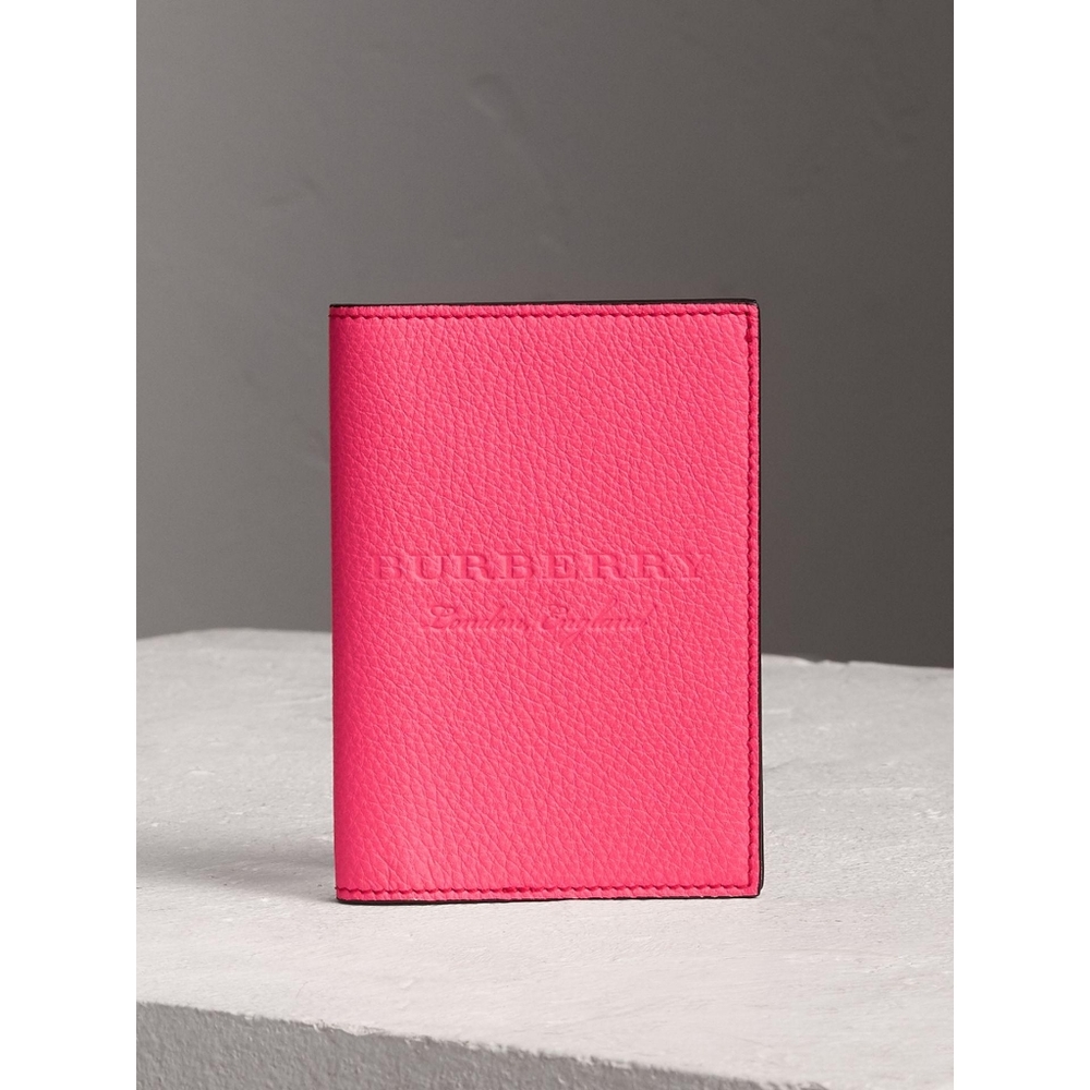 Burberry Passport holder